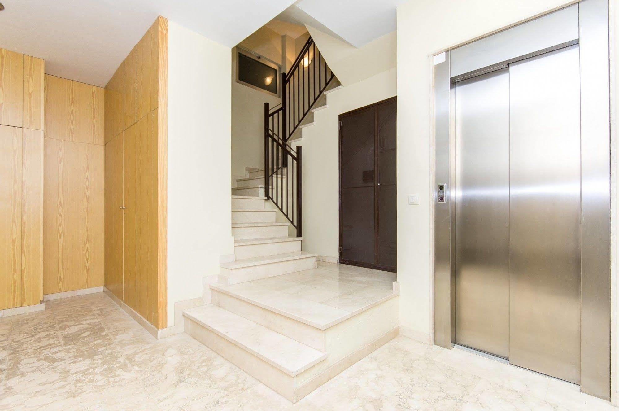 Bet Apartments - Tramontana Apartments Валенсия Екстериор снимка