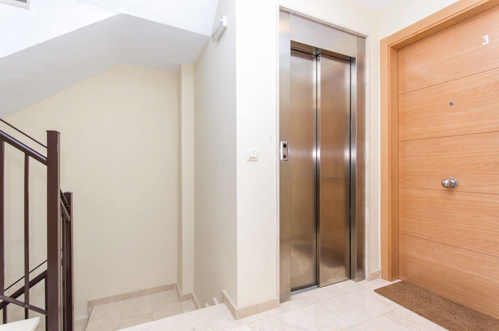 Bet Apartments - Tramontana Apartments Валенсия Екстериор снимка
