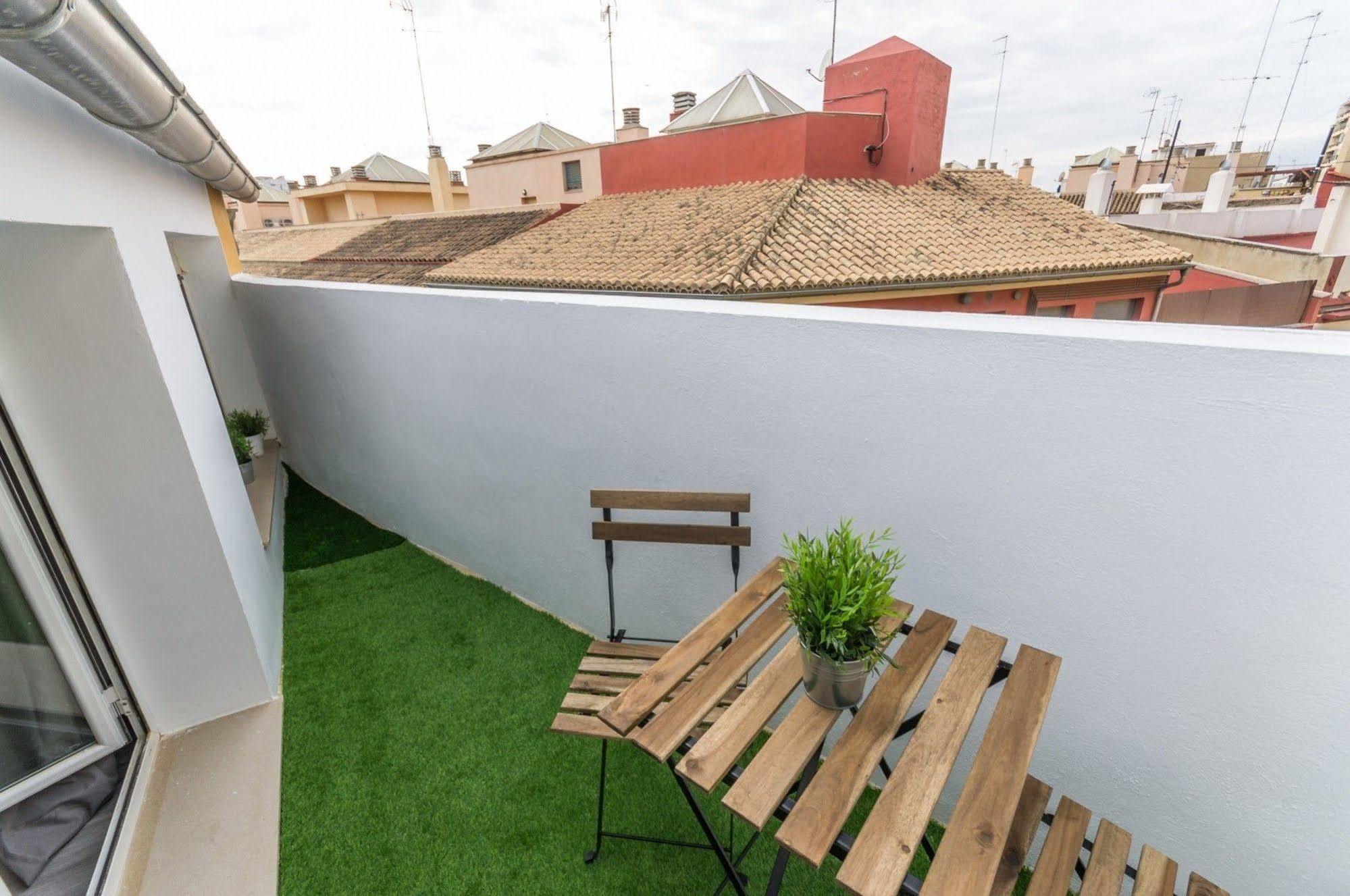 Bet Apartments - Tramontana Apartments Валенсия Екстериор снимка