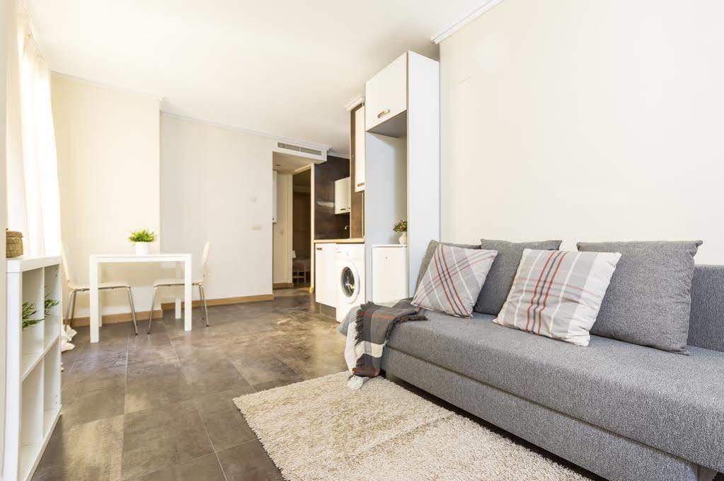 Bet Apartments - Tramontana Apartments Валенсия Екстериор снимка